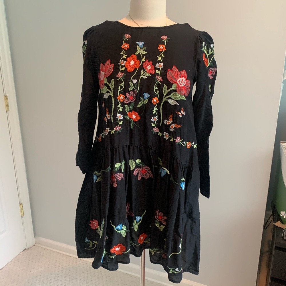 Zara Woman Black Floral Embroidered Swing Dress